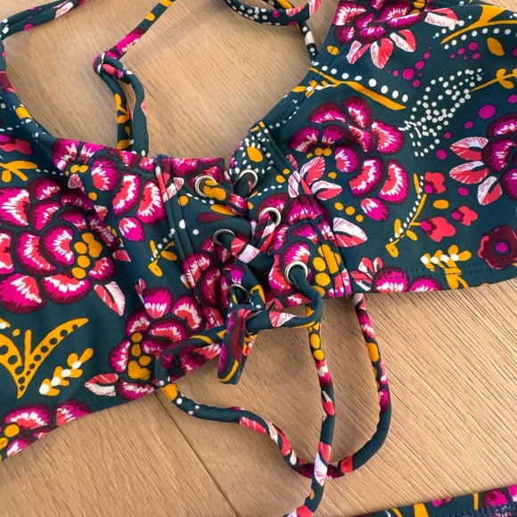 Xhilaration Bikini 2 Piece Set Size Medium - Picture 3 of 4